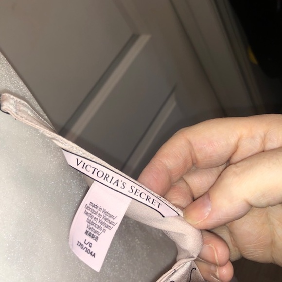 Victoria Secret Camisole Size Large - Picture 5 of 5